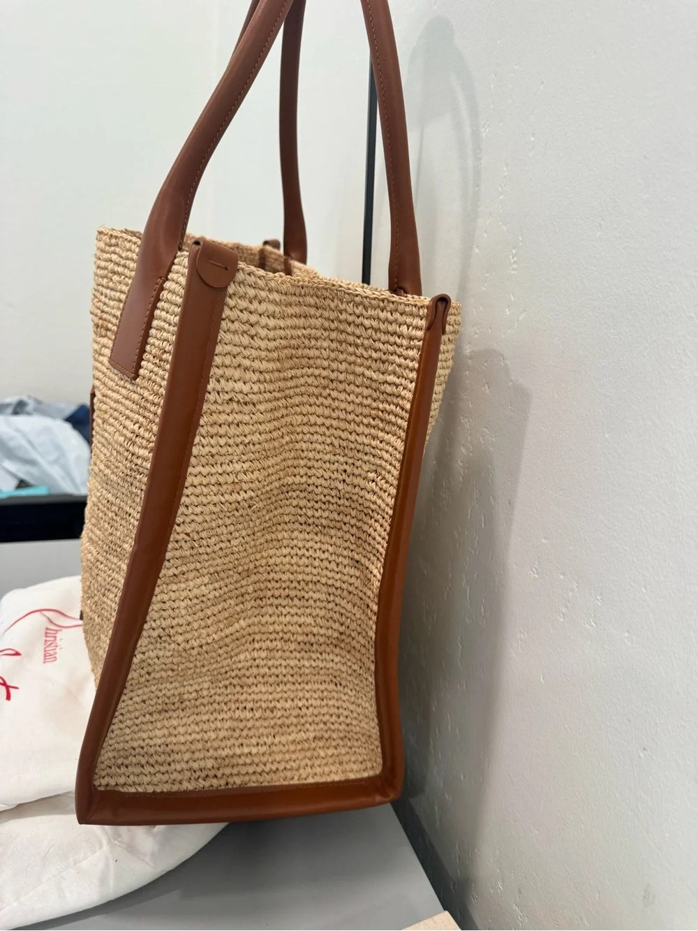 Christian Louboutin By my side Tan Raffia Tote with pouch - Picture 4 of 11